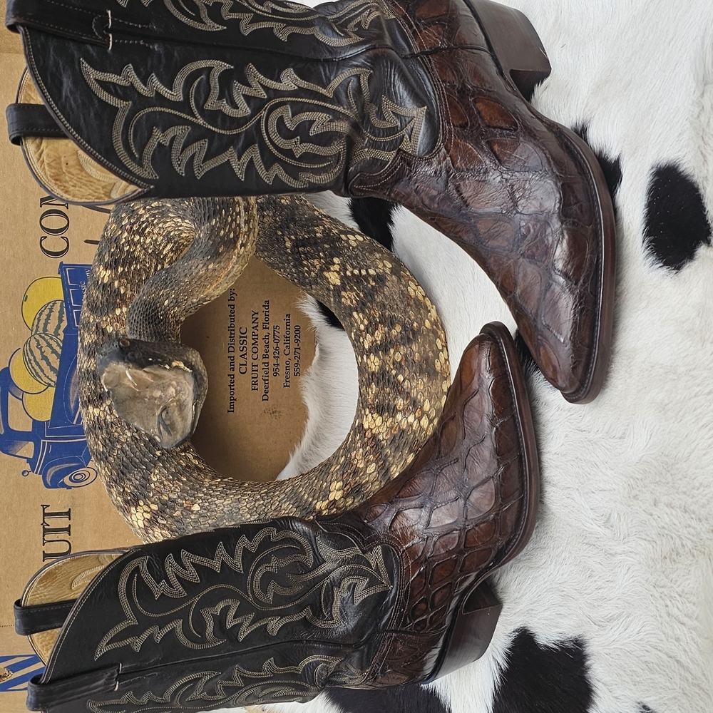 Soldddddd Vintage Justin Cowboy Boots Rare Size!!!!!